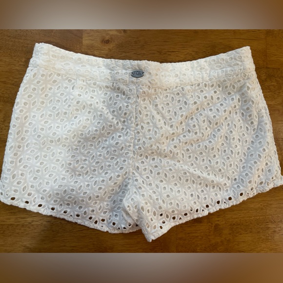 Quicksilver appliqué white shorts - Picture 2 of 4